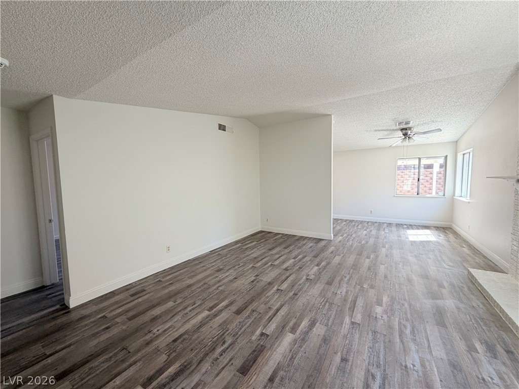2304 Sabroso Street Property Photo 3