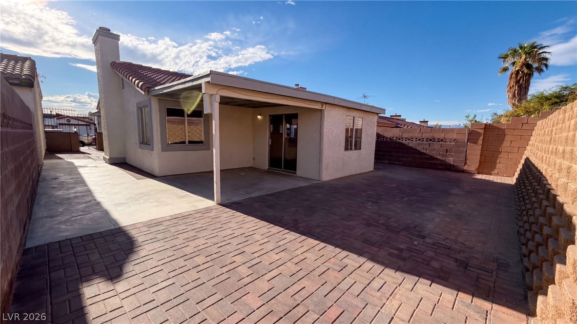 2304 Sabroso Street Property Photo 5