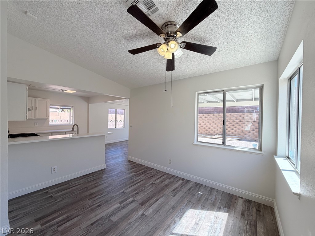 2304 Sabroso Street Property Photo 6