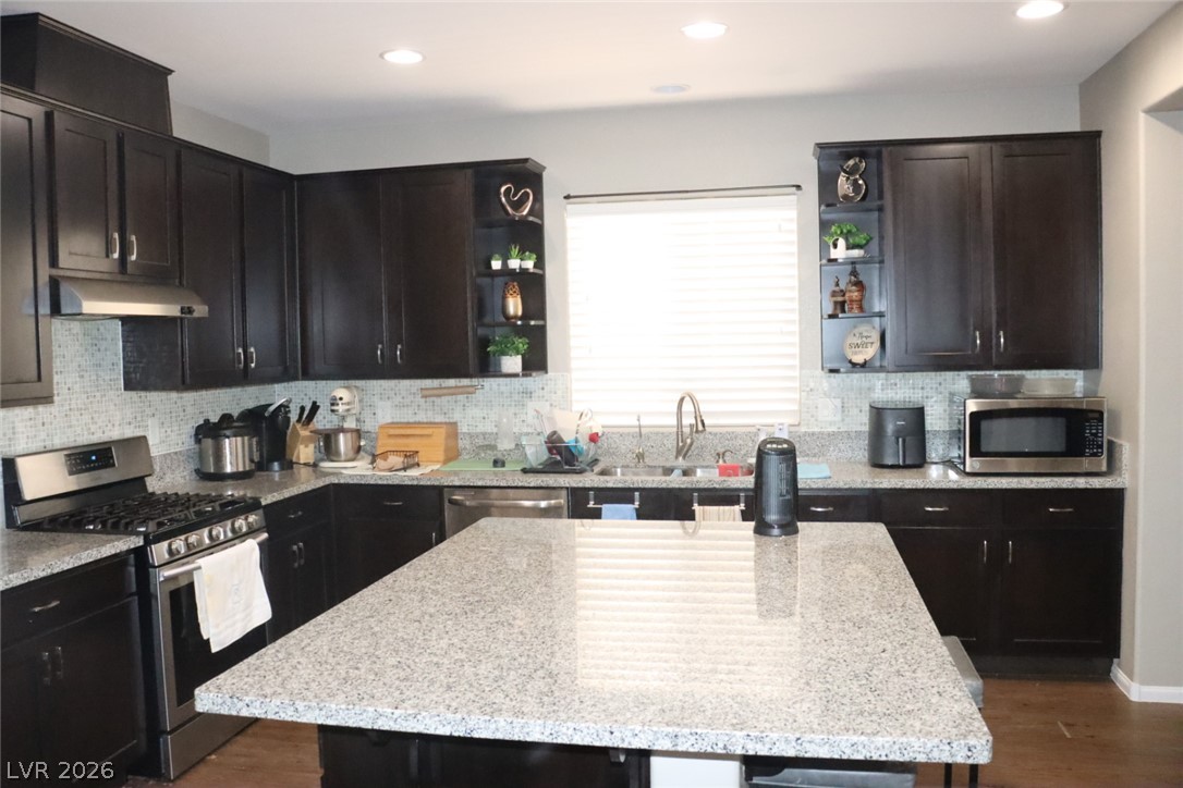 1517 Eagles Pass Avenue Property Photo 2