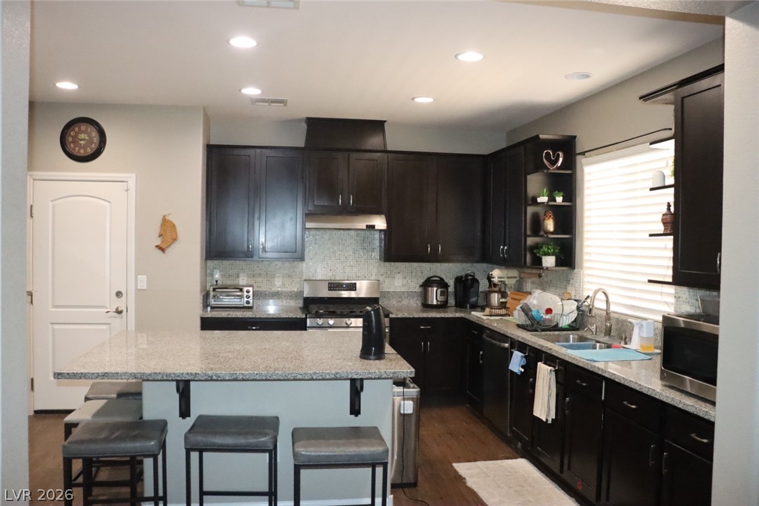 1517 Eagles Pass Avenue Property Photo 3