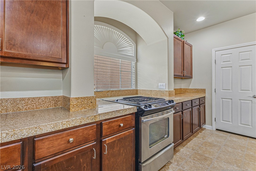 6368 Stag Hollow Court Property Photo 13