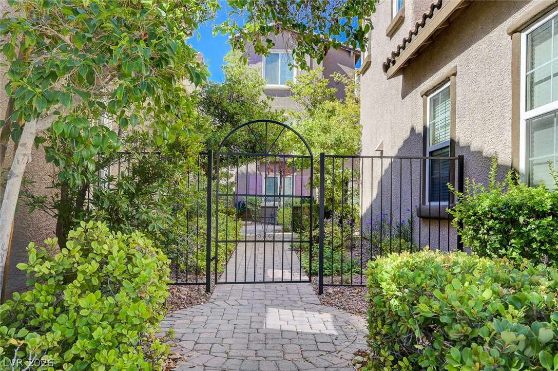 1849 Ardilea Street Property Photo 3