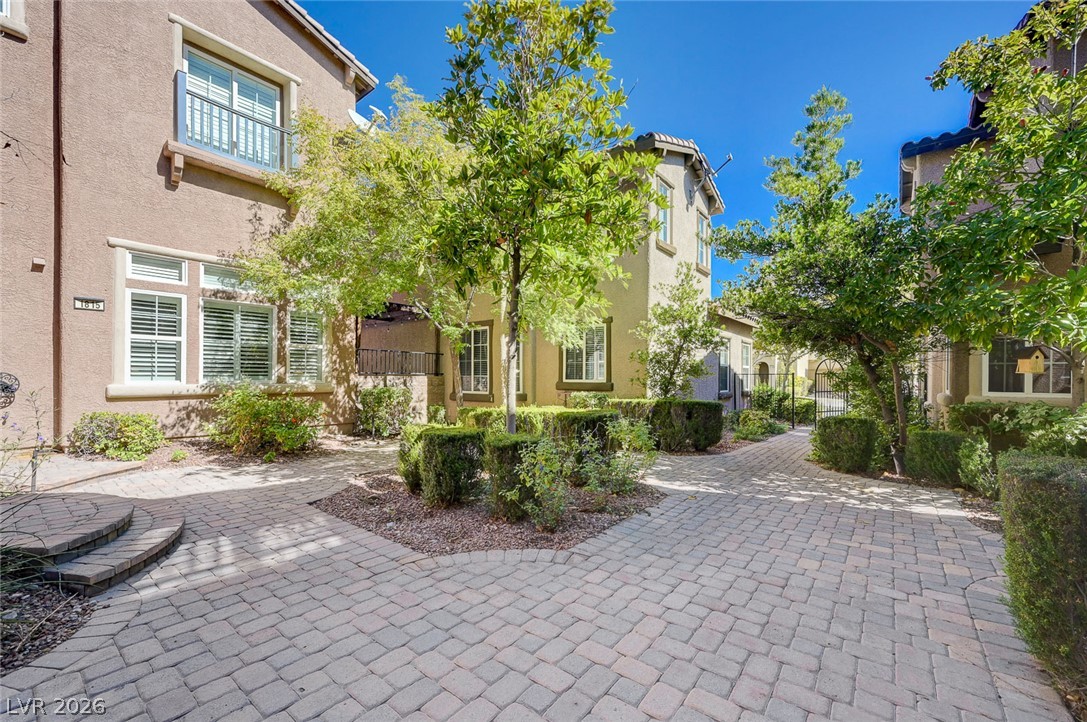 1849 Ardilea Street Property Photo 4