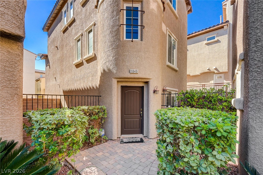 1849 Ardilea Street Property Photo 9