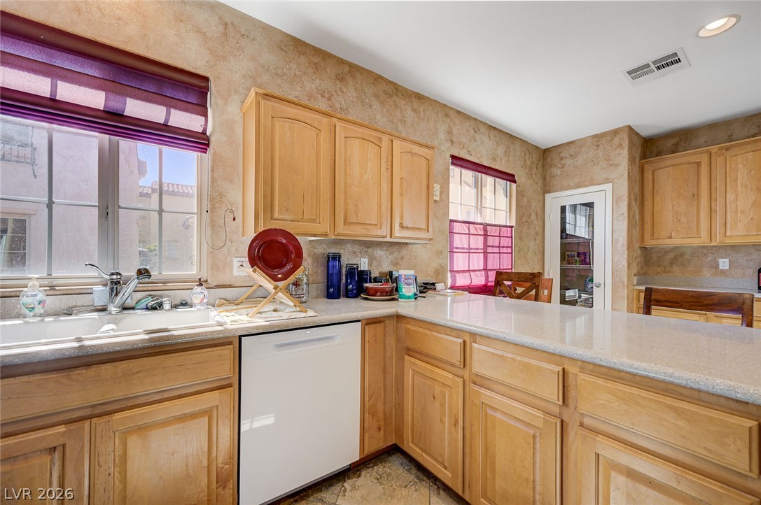 1849 Ardilea Street Property Photo 32