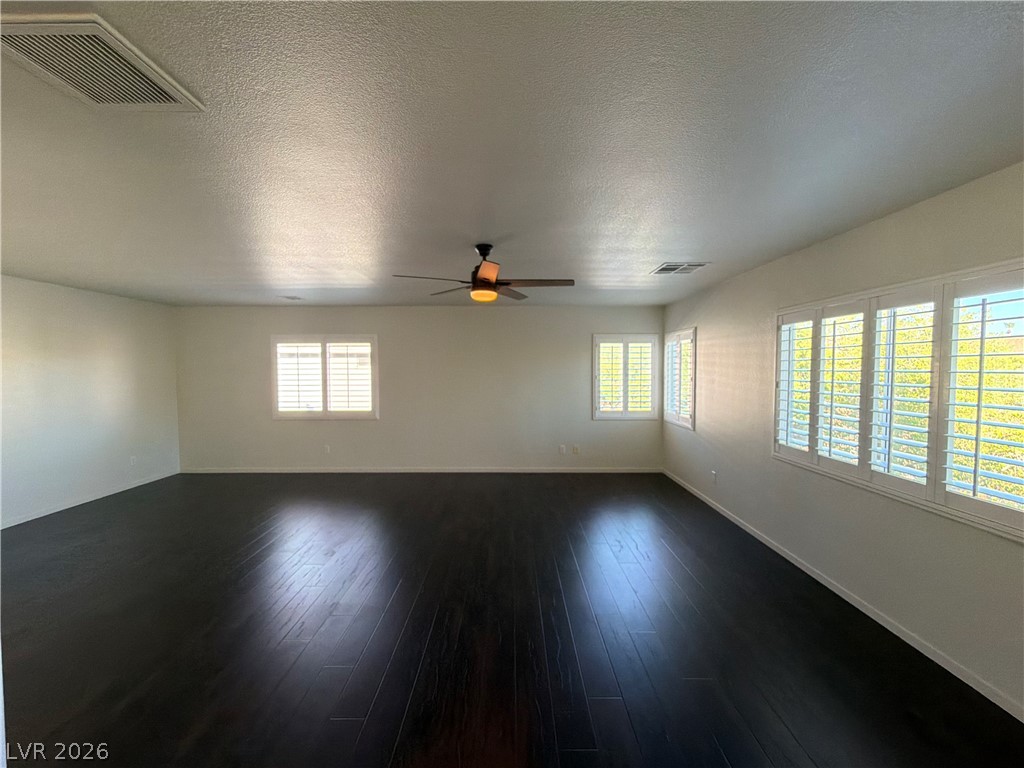 2559 Hitchcock Street Property Photo 4