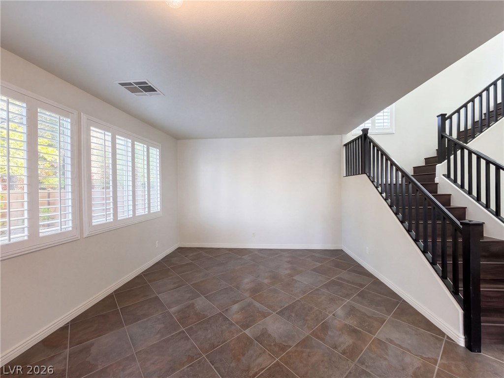 2559 Hitchcock Street Property Photo 6