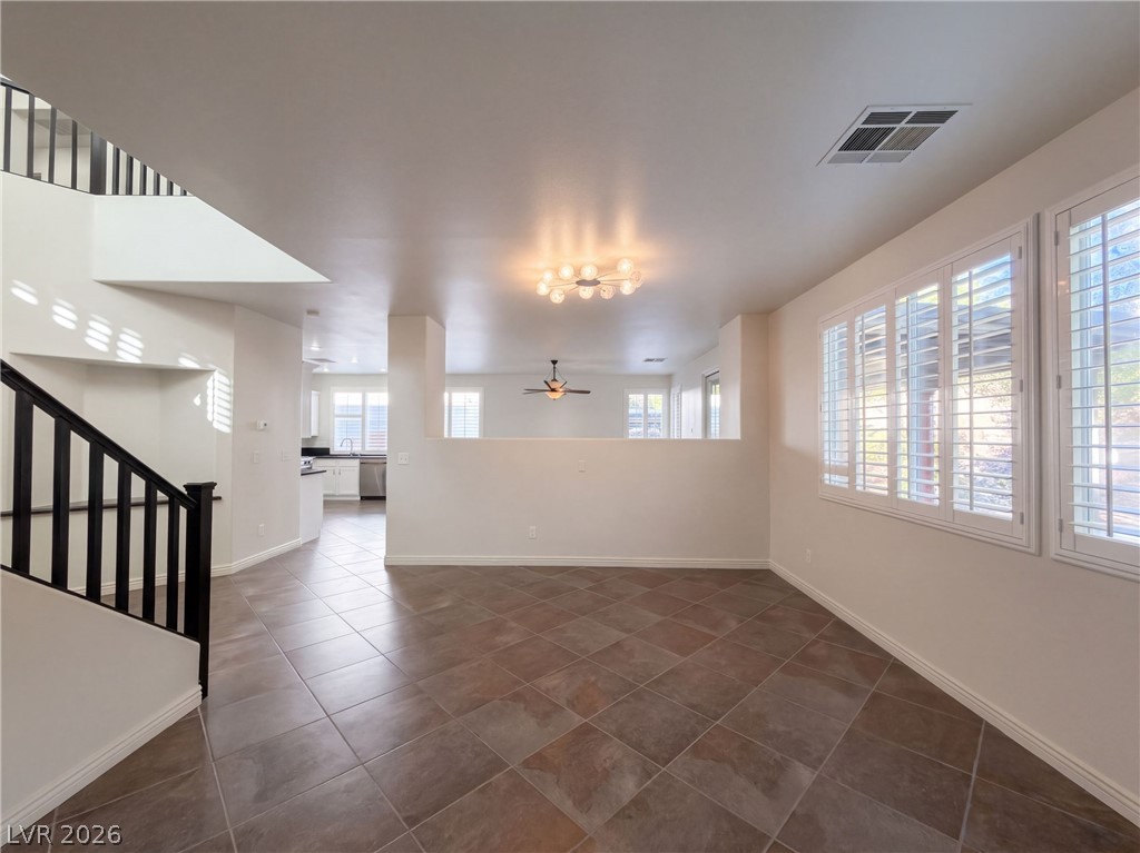 2559 Hitchcock Street Property Photo 8