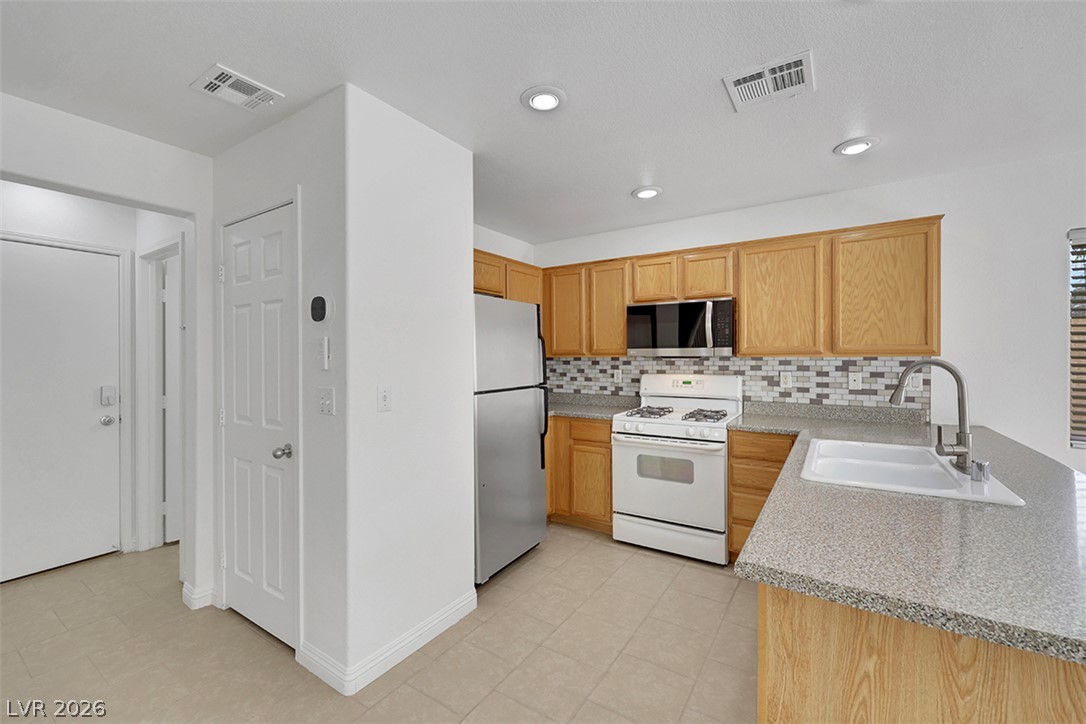 7152 Plushstone Street Property Photo 7