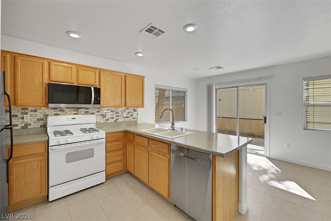 7152 Plushstone Street Property Photo 8