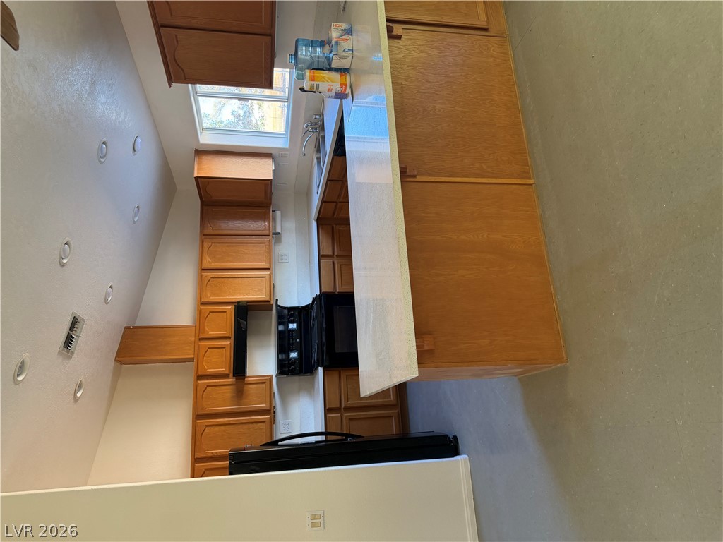 940 Indian Road Property Photo 7