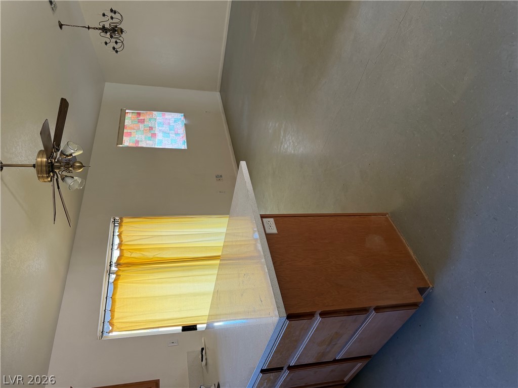 940 Indian Road Property Photo 8