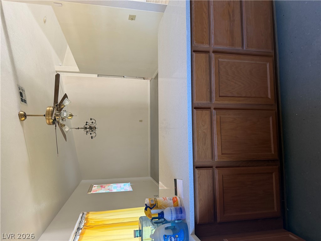 940 Indian Road Property Photo 15