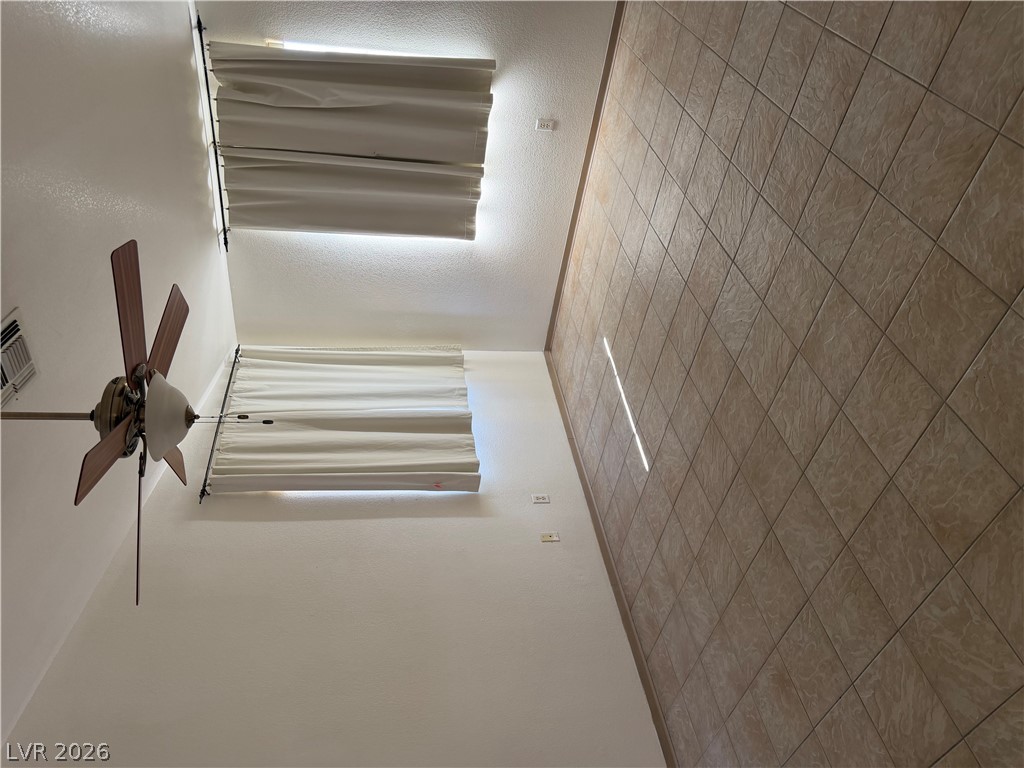 940 Indian Road Property Photo 17