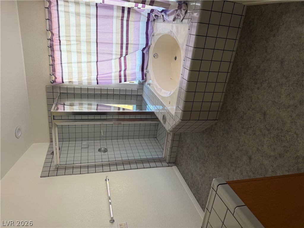 940 Indian Road Property Photo 18