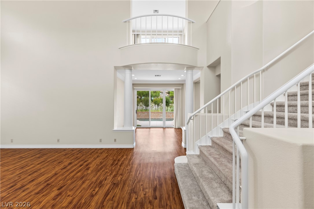 8490 Carmel Ridge Court Property Photo 4