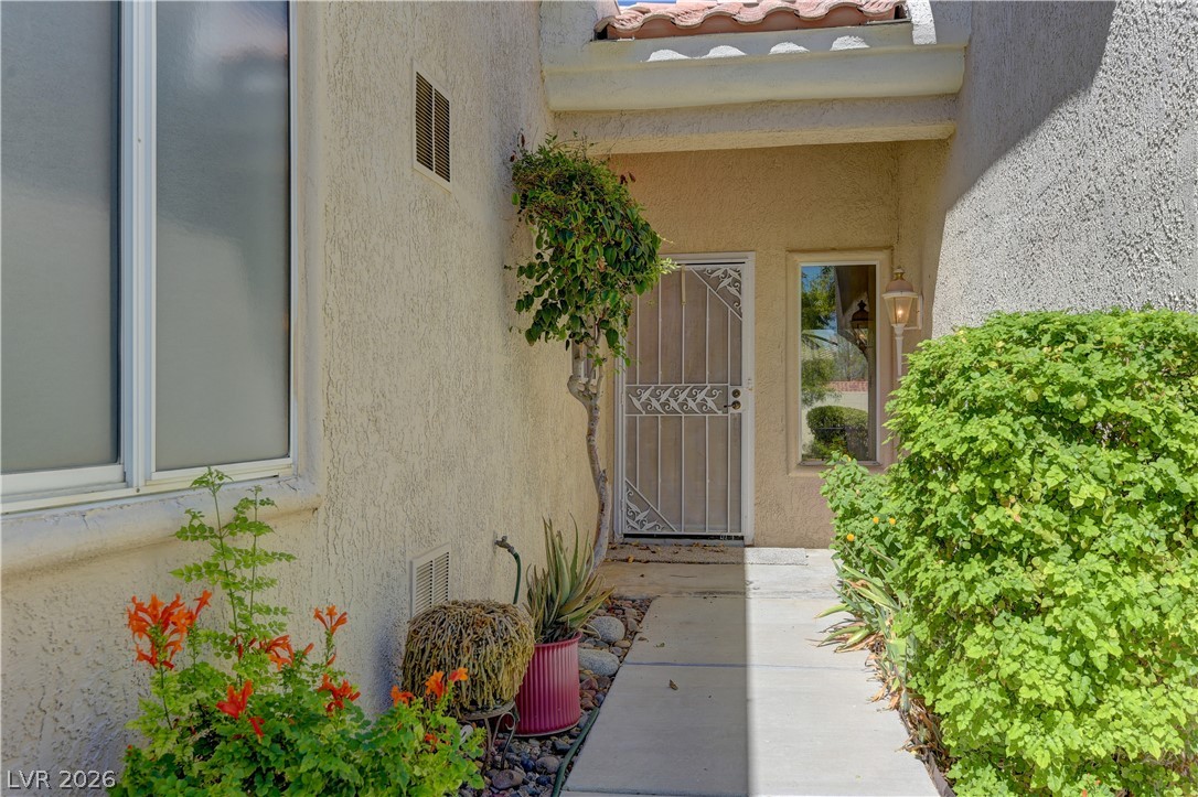 10028 Bundella Drive Property Photo 2