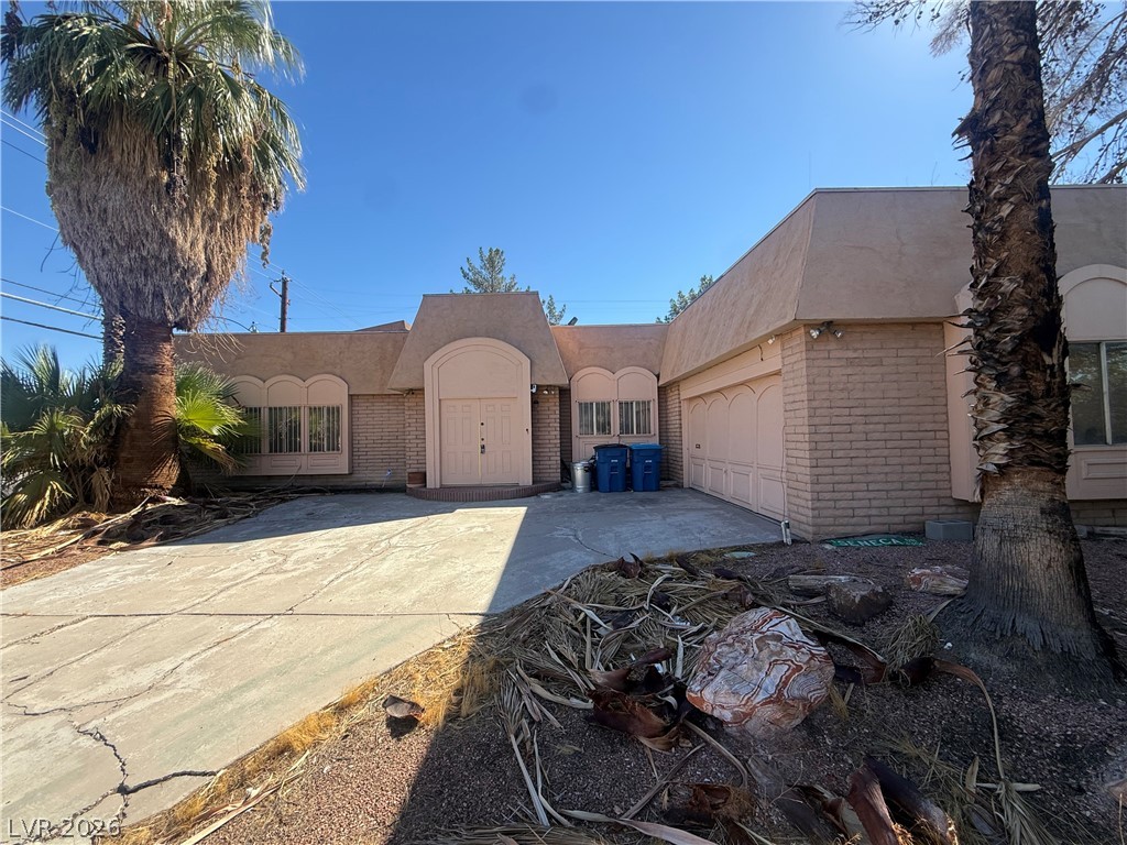1747 East Desert Inn Road Property Photo 1