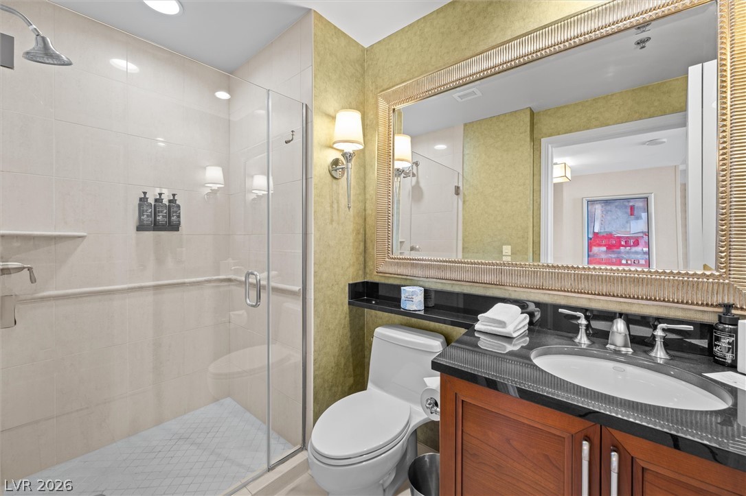 135 East Harmon Avenue 2120 Property Photo 13