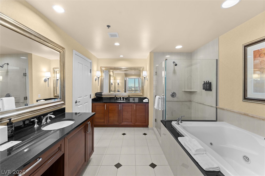 135 East Harmon Avenue 2120 Property Photo 18