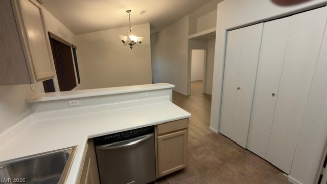 4280 Village Hills Street Property Photo 16