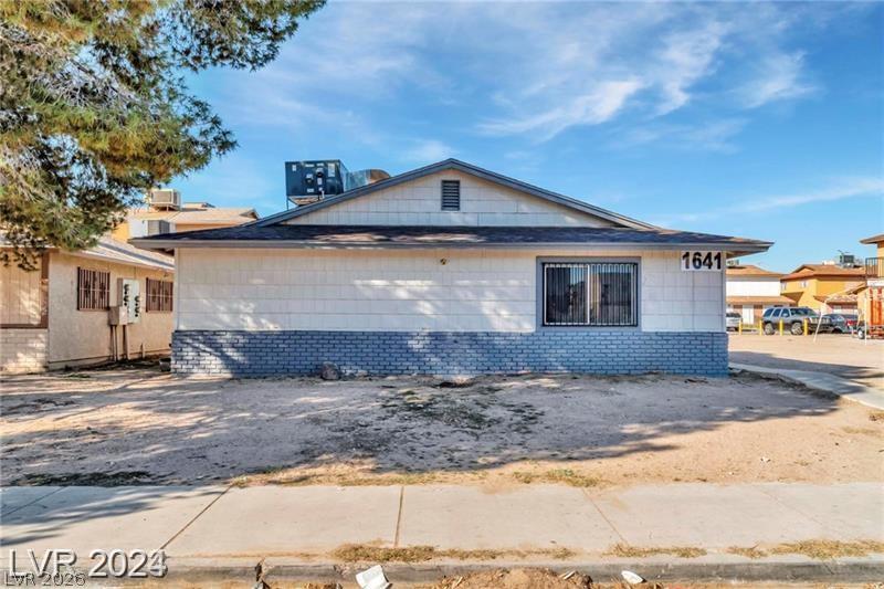 1641 North Lamont Street Property Photo 11