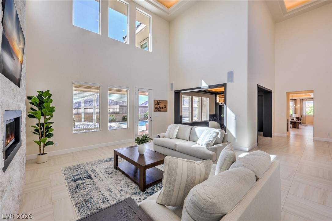 9727 Dream Brook Court Property Photo 15