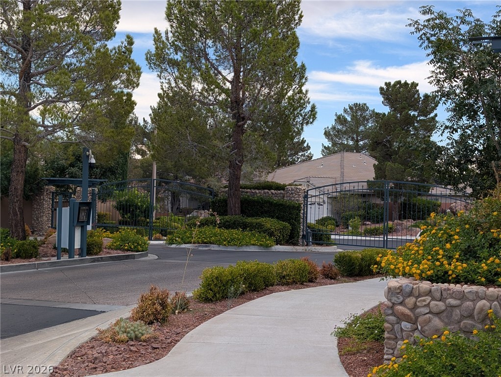 11000 Pine Knolls Court Property Photo 4