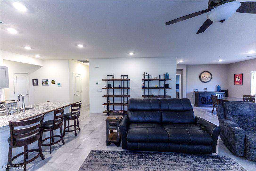 10944 Stone Crossing Avenue Property Photo 11