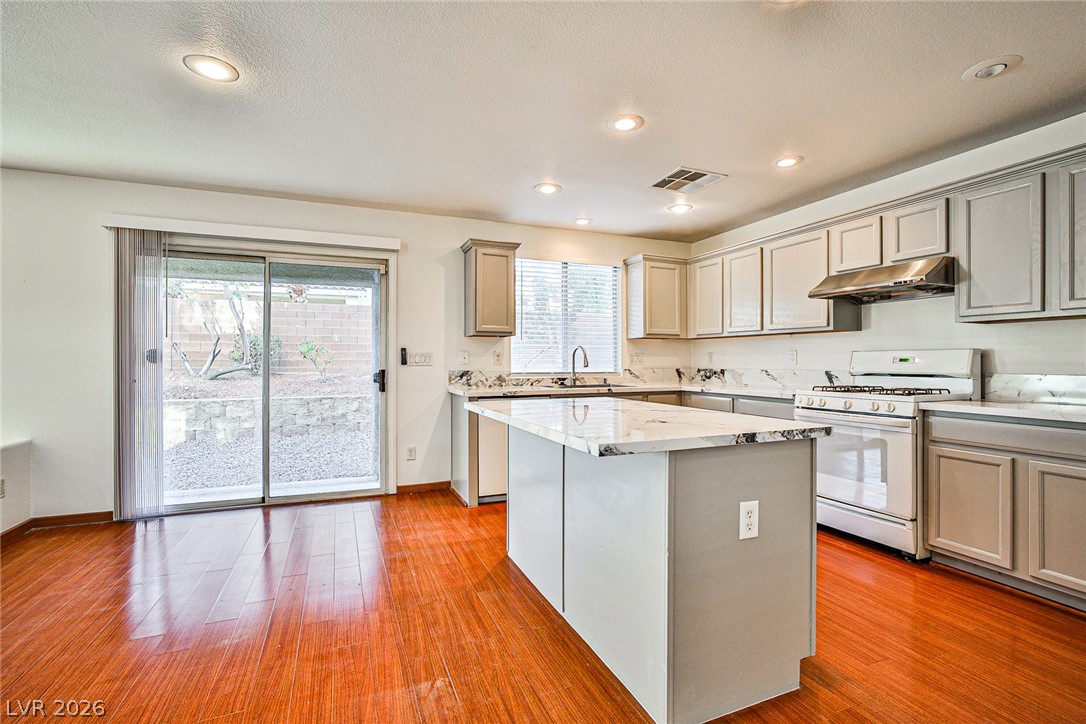 5989 Poplar Tree Street Property Photo 3