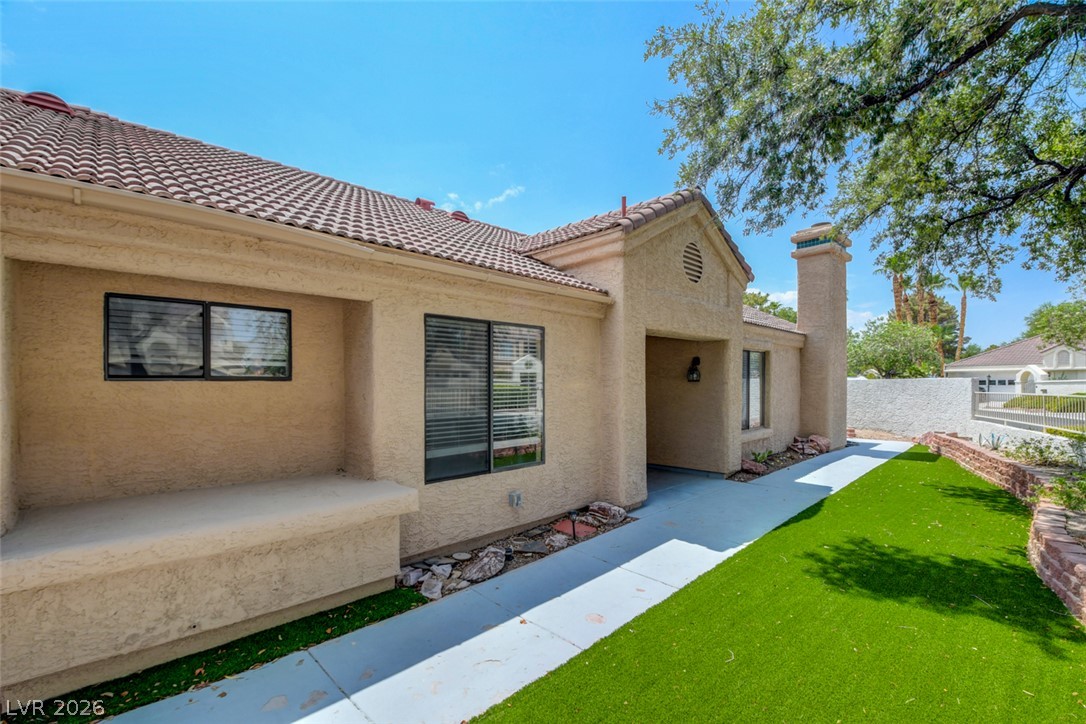 5257 Crooked Valley Drive Property Photo 3