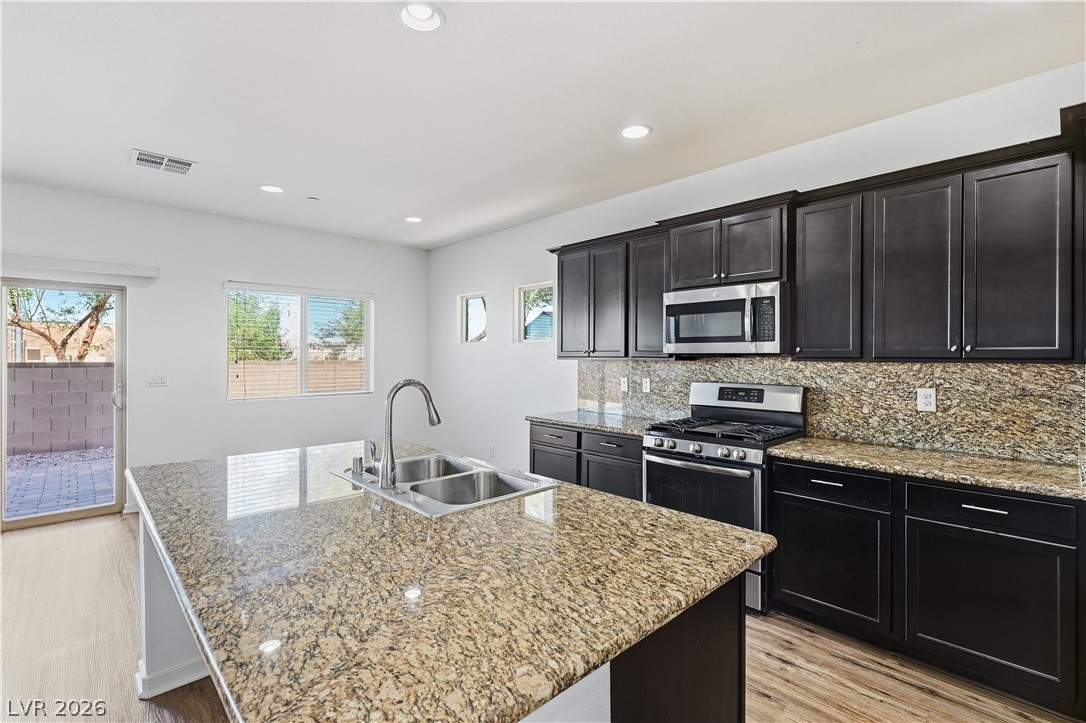 1122 Bradley Bay Avenue Property Photo 10