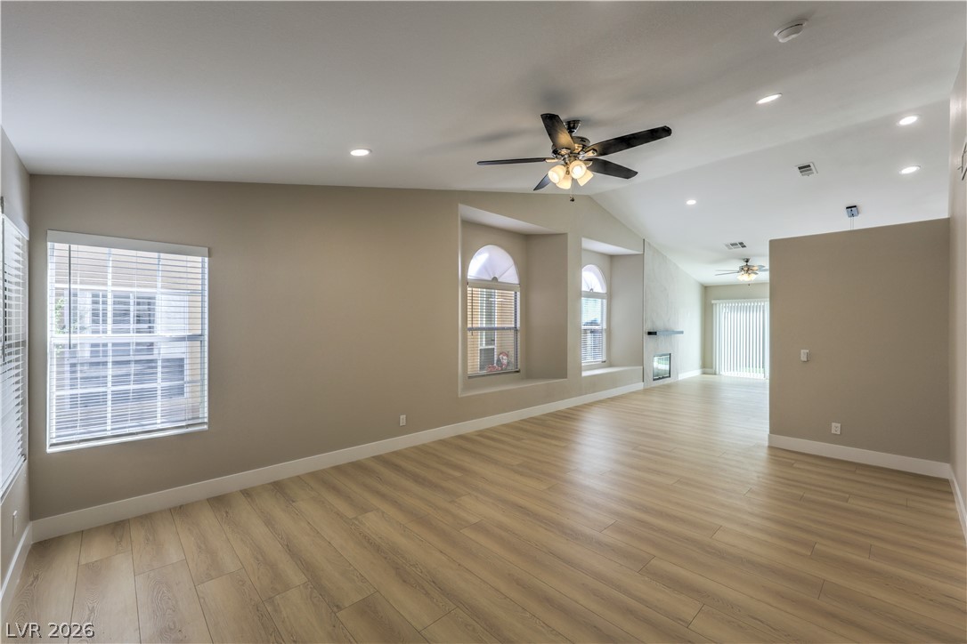 7633 Prairie Corners Drive Property Photo 8