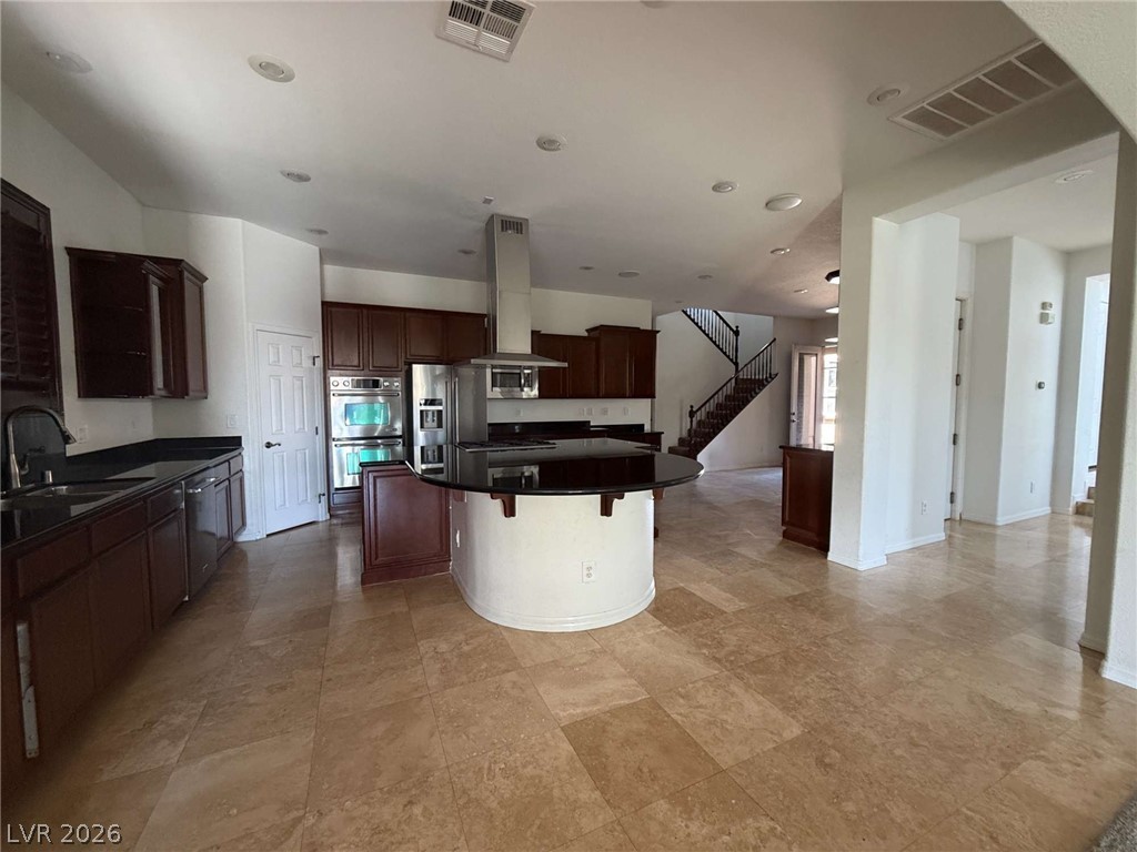 8393 Bella Famiglia Avenue Property Photo 8