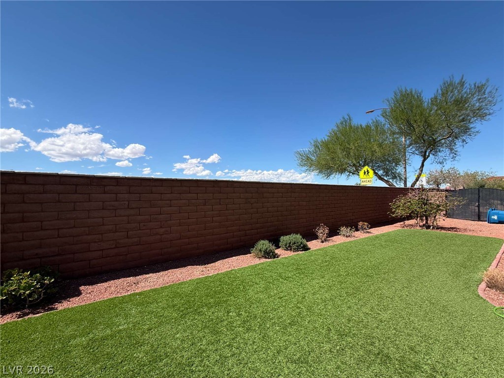 8393 Bella Famiglia Avenue Property Photo 24