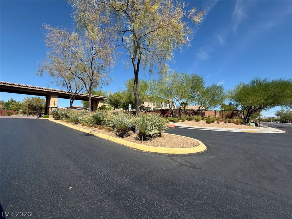 8393 Bella Famiglia Avenue Property Photo 28