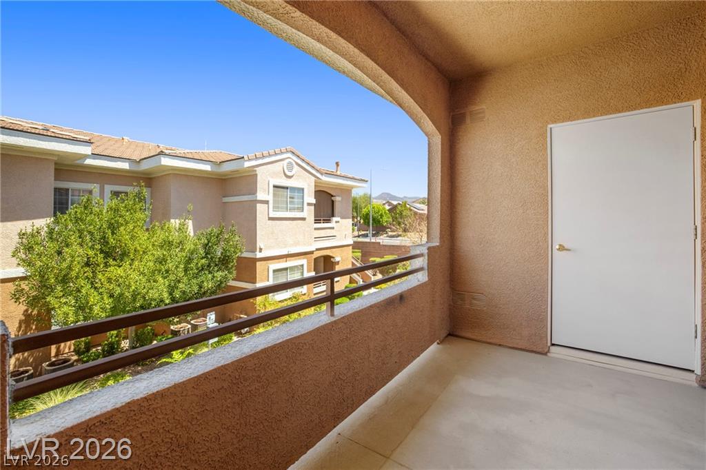 830 Carnegie Street 423 Property Photo 17