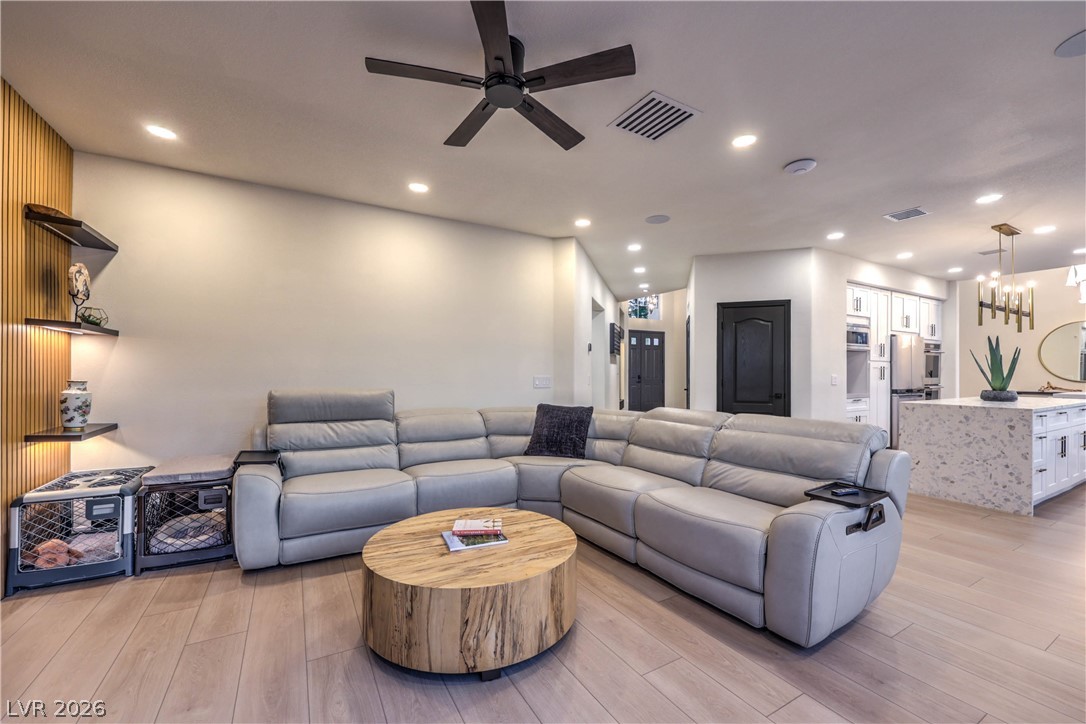 8432 Paseo Vista Drive Property Photo 16