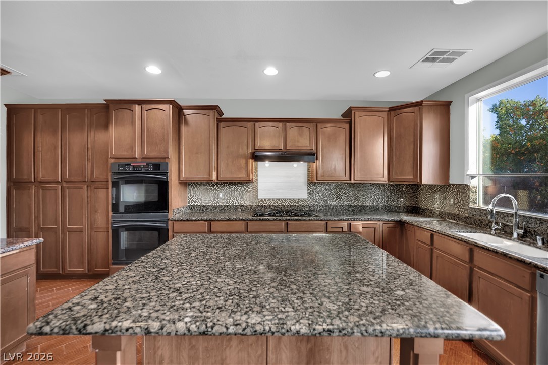 11631 Suburban Road Property Photo 25