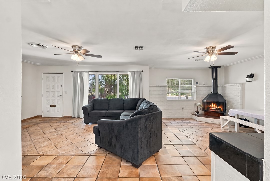 2828 Willoughby Avenue Property Photo 3