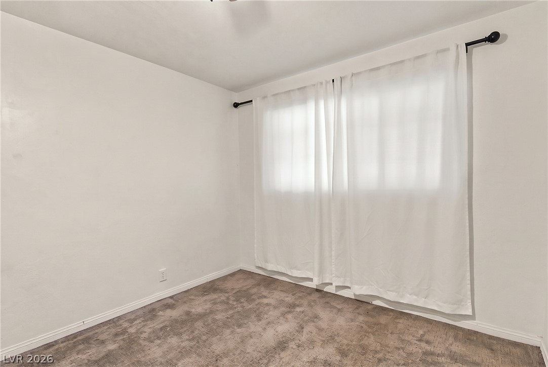 2828 Willoughby Avenue Property Photo 5