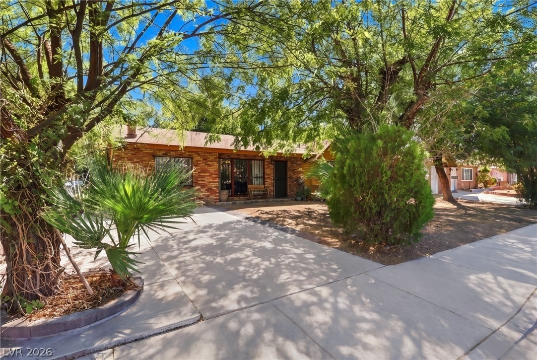 2828 Willoughby Avenue Property Photo 11