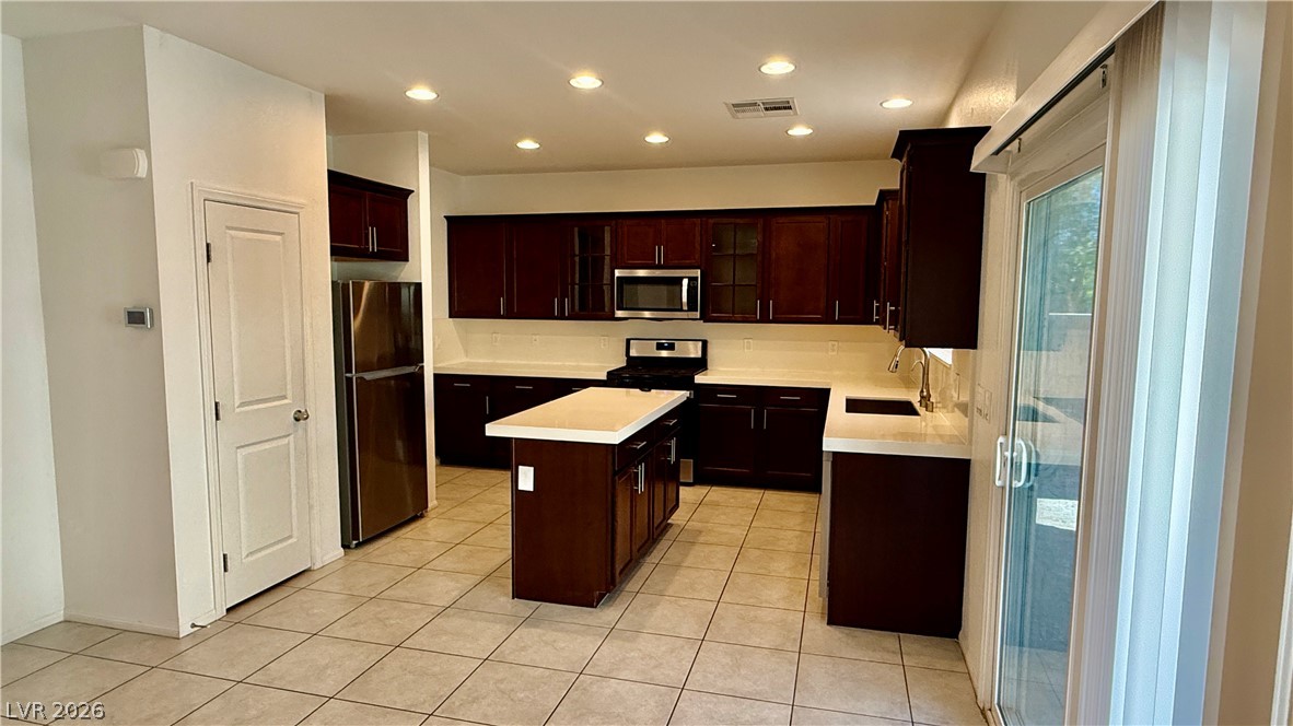 2126 Mystic Wave Road Property Photo 3