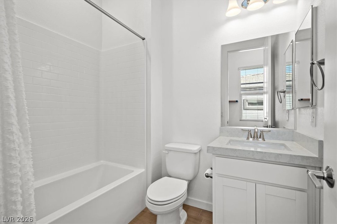 823 Eaton Falls Street Property Photo 8