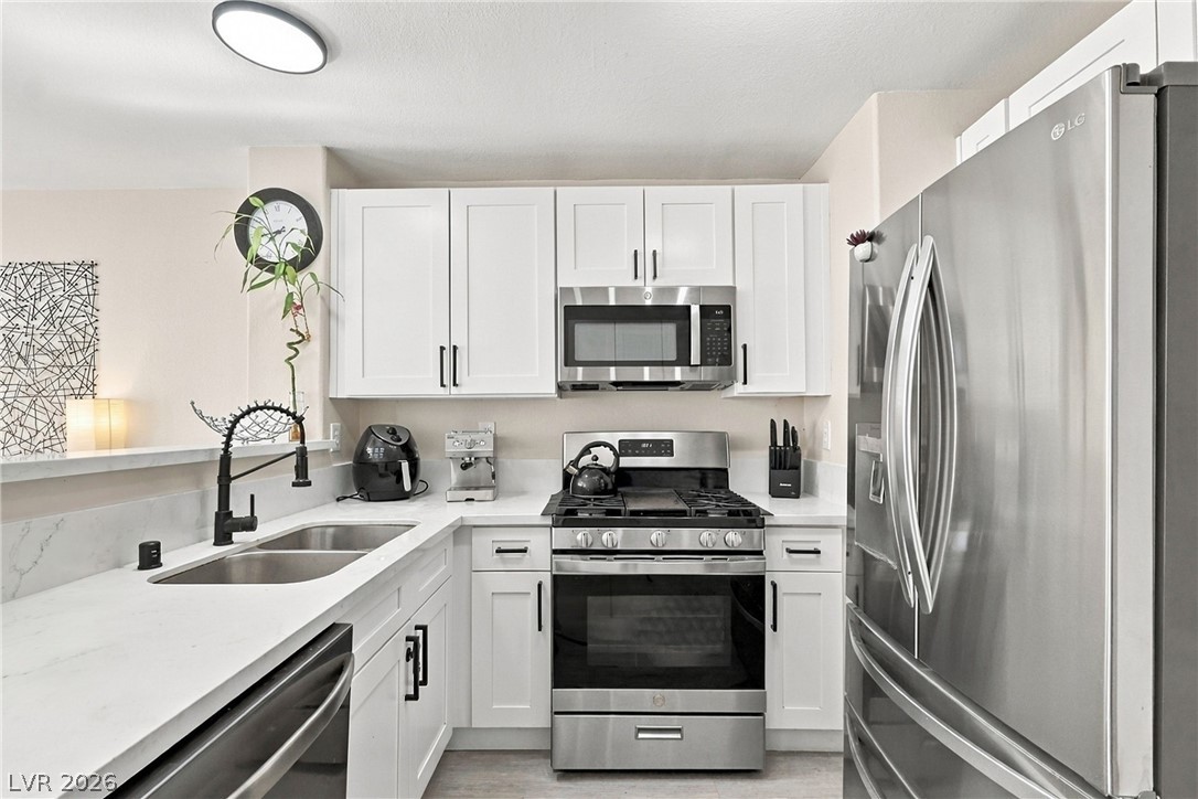 2711 Advancement Avenue Property Photo 17