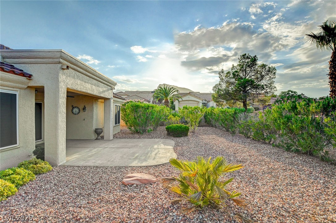 10044 Woodhouse Drive Property Photo 12