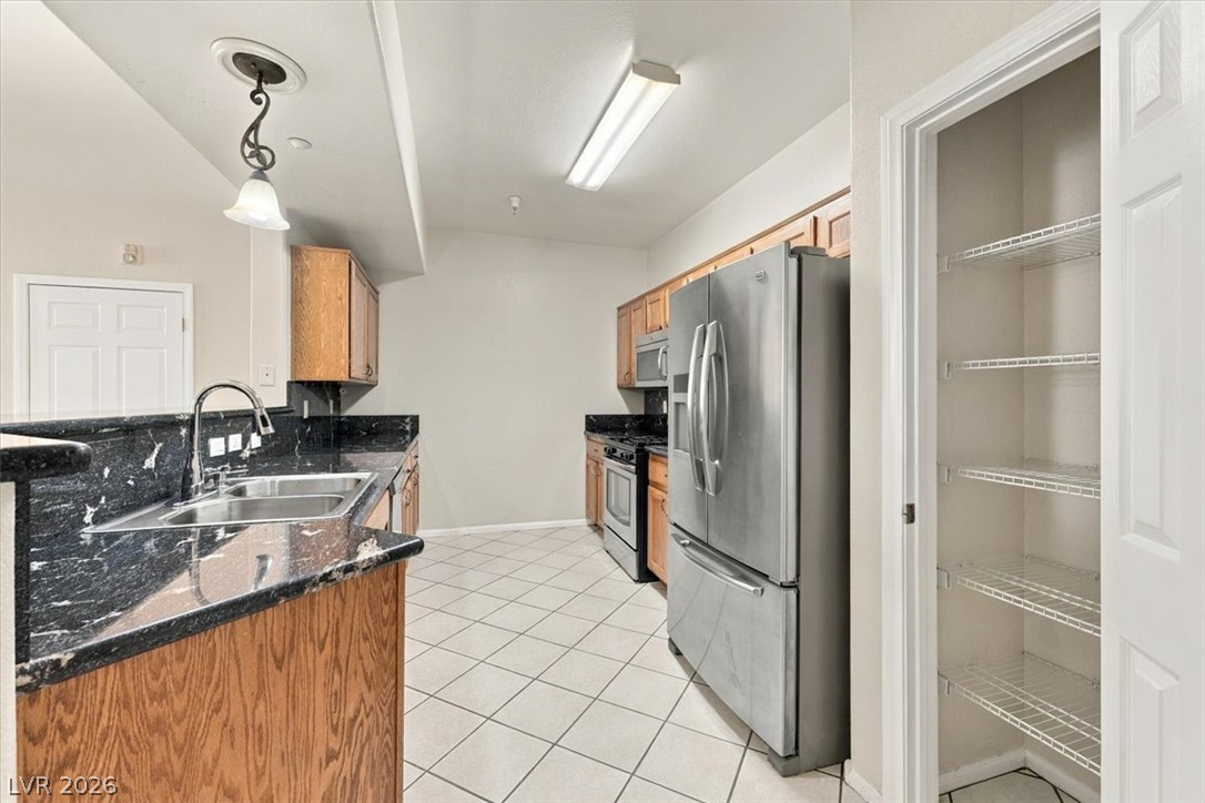 5855 Valley Drive 1017 Property Photo 4