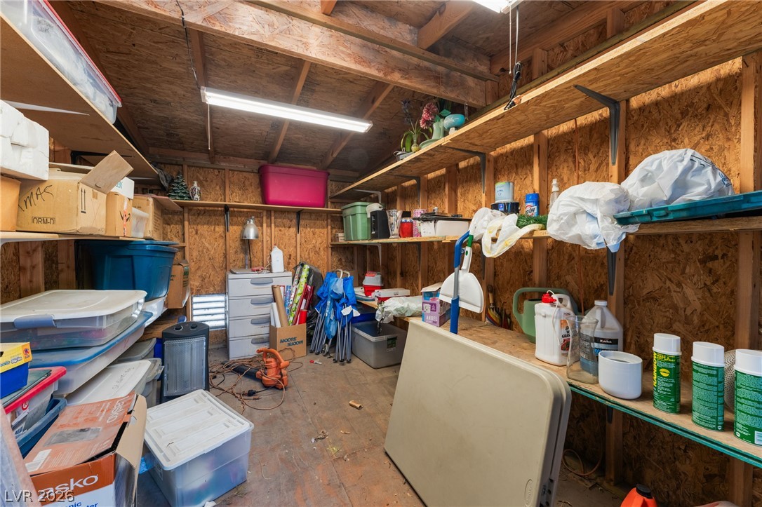 921 Macfarlane Street Property Photo 10