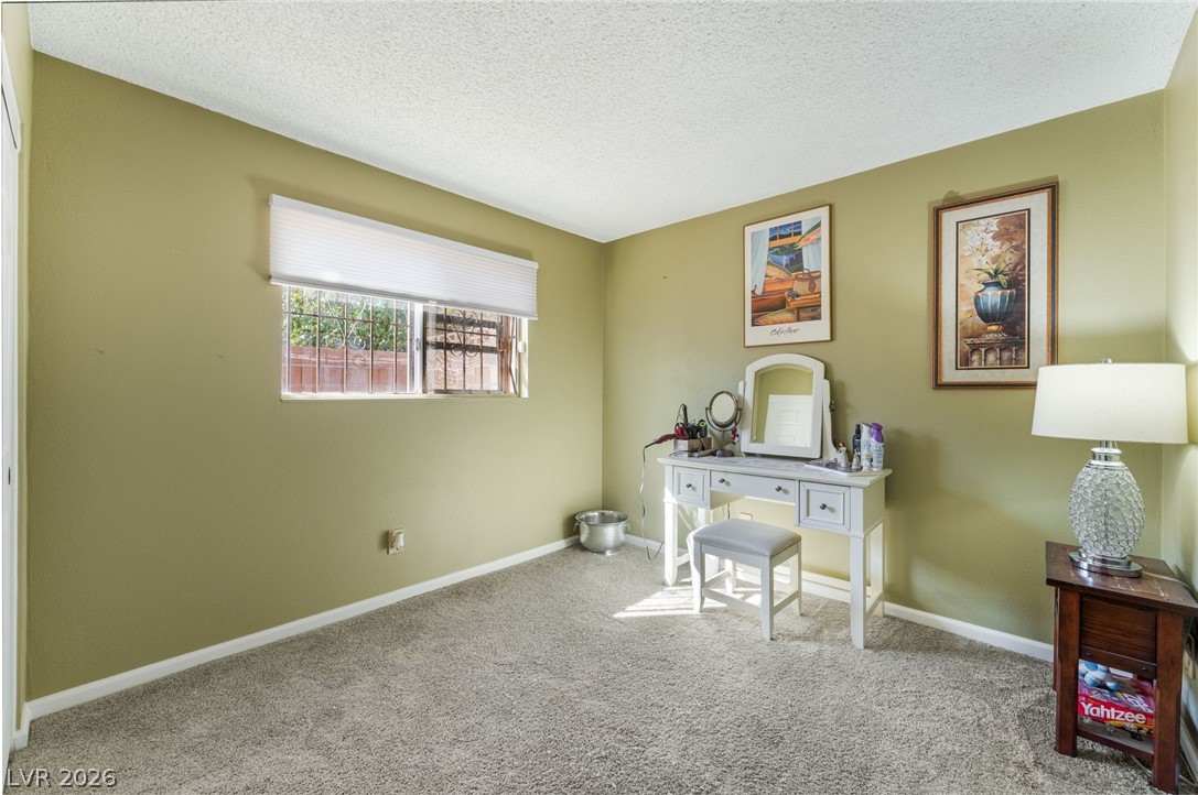 921 Macfarlane Street Property Photo 16